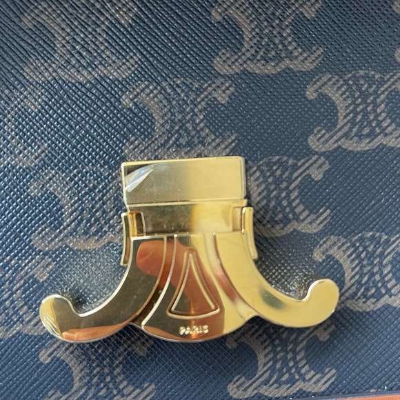 Classique Triomphe bag in Triomphe Canvas and Calfskin - Picture 3 of 14